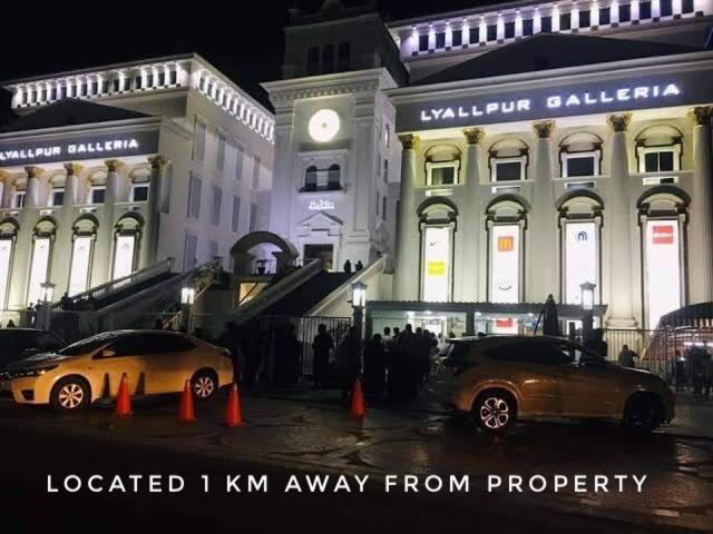 Fully Serviced Holiday Home Near Lyallpur Galleria - Housity