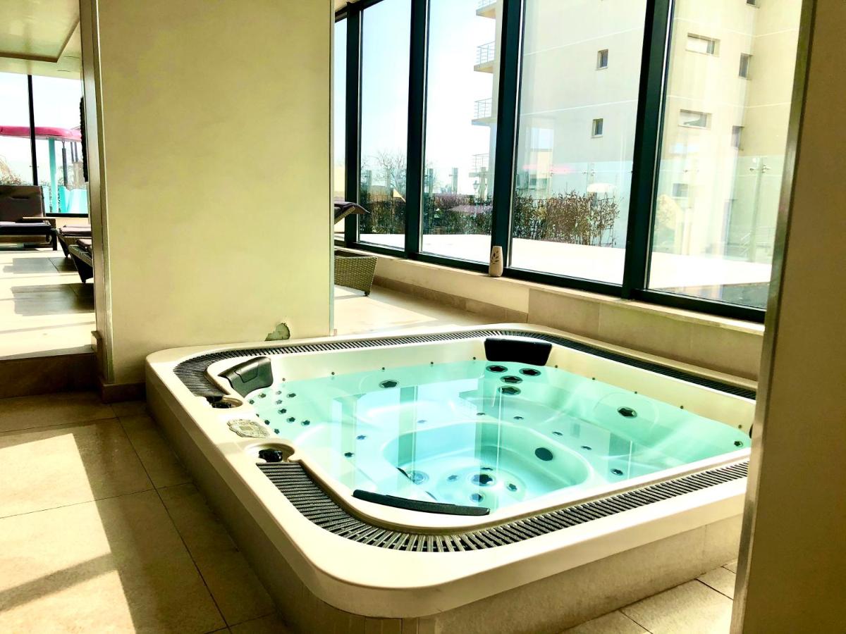 Apartament Sunshine - Spa n Pool Beach resort, vedere la mare, 3 camere - Hizvo