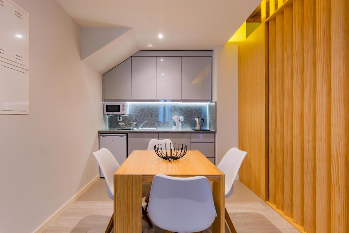 Lemago Porto Apartments - São Bento - Housity
