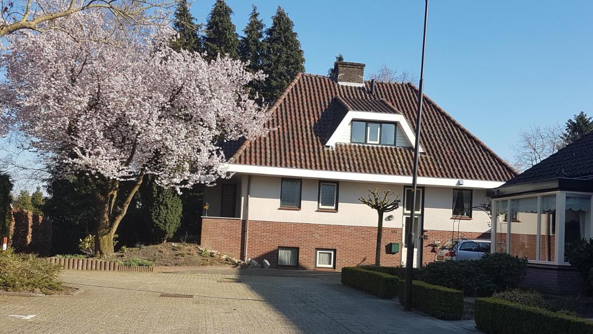 B&B De Loenense Bossen - Housity