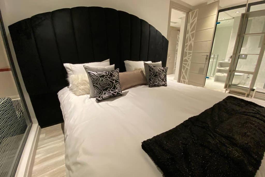 THE DREAM 9 - NEW & EXTRAORDINARY FLAT IN THE CENTER - Housity