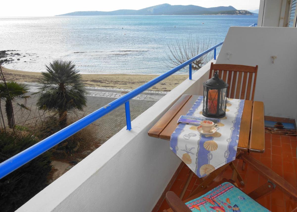 Nea Styra seafront apartment with stunning view - Housity