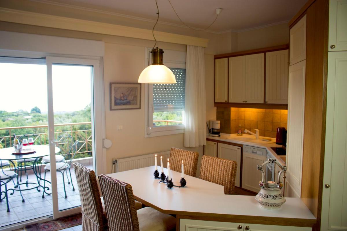 Luxurious Apartment With Sea & Mountain View - Housity