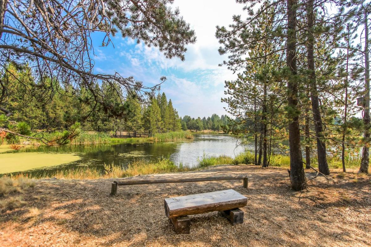 Hickory Lane 16 | Discover Sunriver - Housity