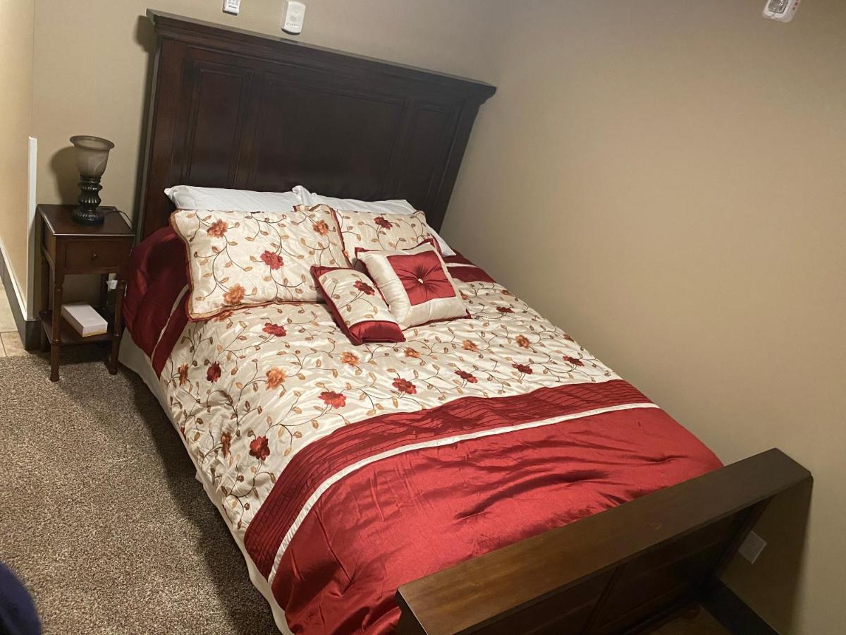 Cold Spring Hotel - Housity