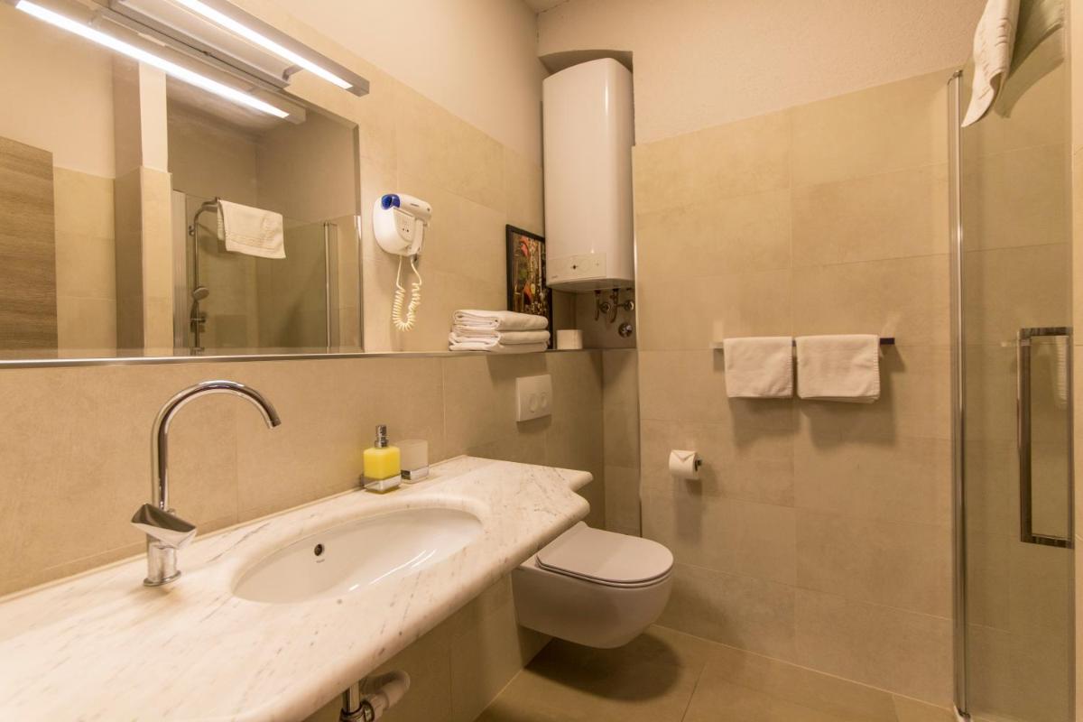 Tifani Luxury Rooms 2 - Housity
