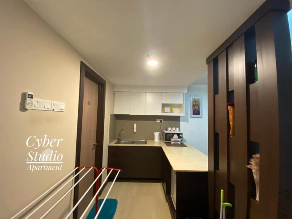 Cyber Studio Apartment - Housity