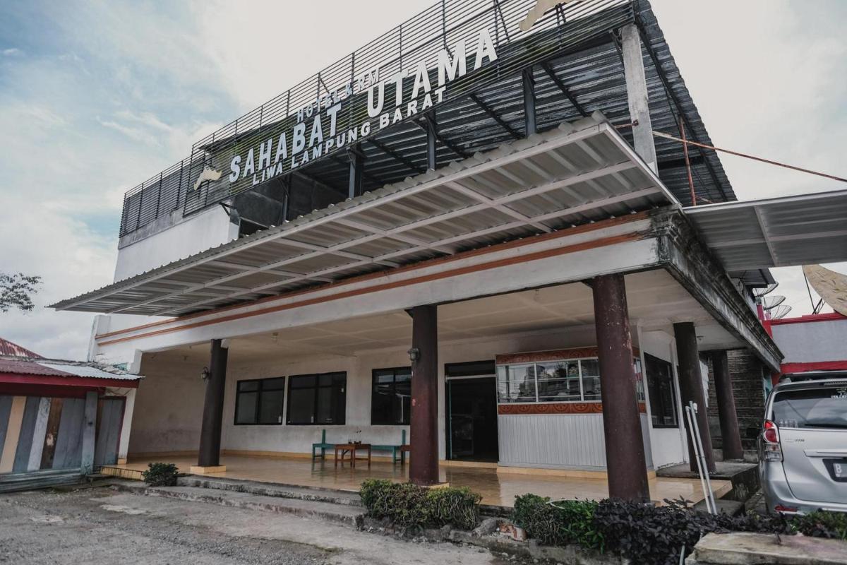Suitetrails - RedDoorz Syariah near Kebun Raya Liwa