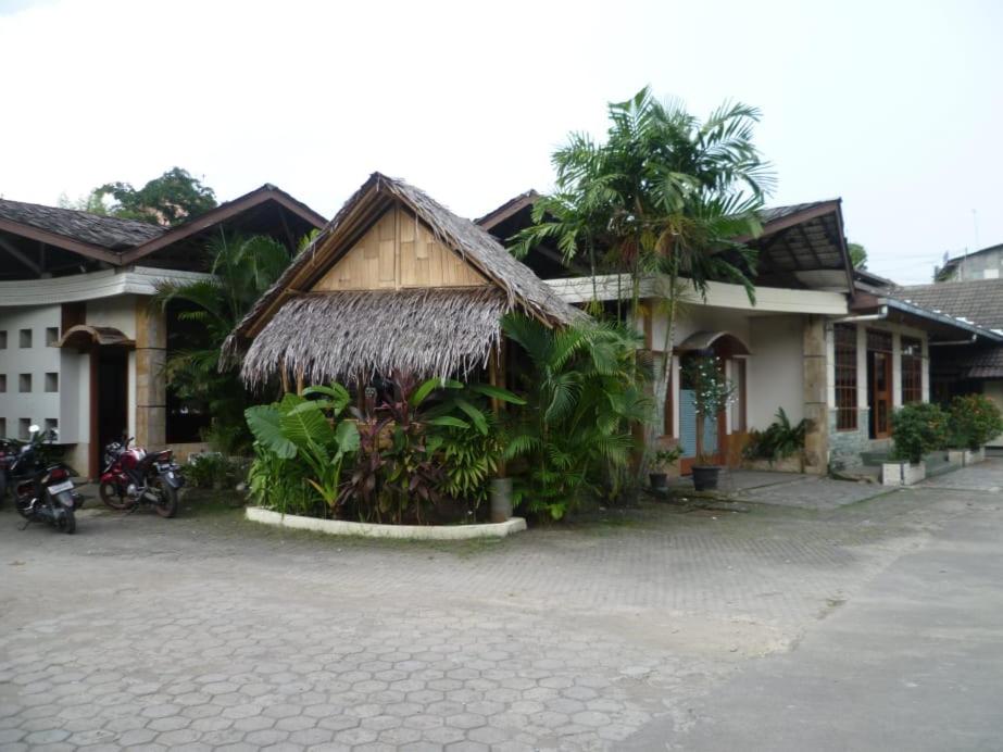 Intan Hotel Purwakarta - Housity