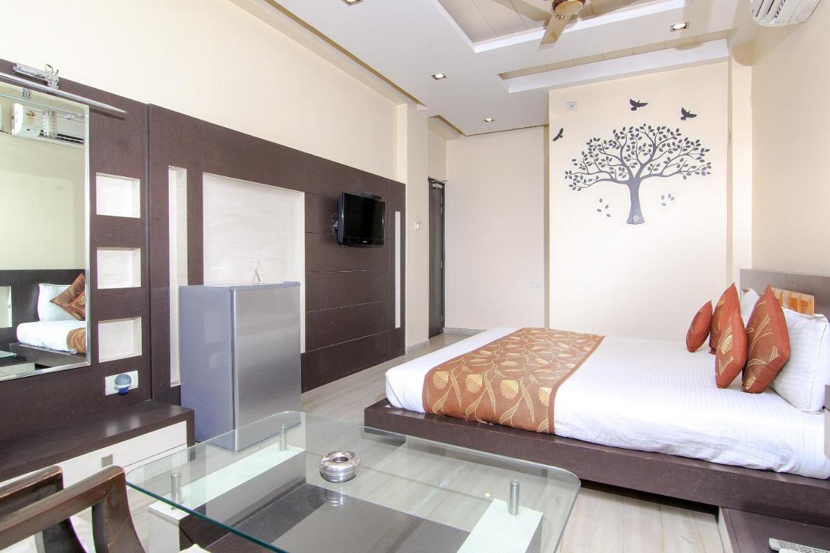 Hotel Sundaram - Housity