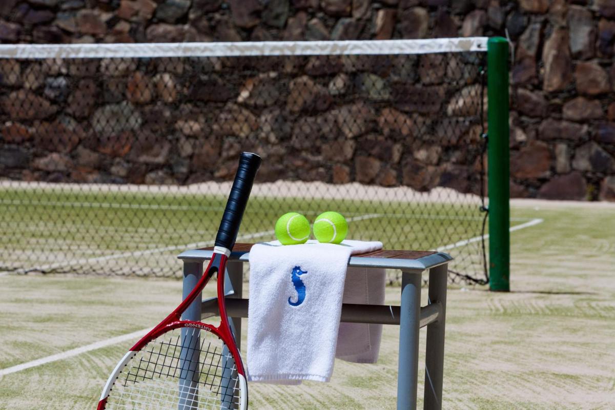 Instalaciones para jugar a tenis o squash en Seaside Sandy Beach o alrededores