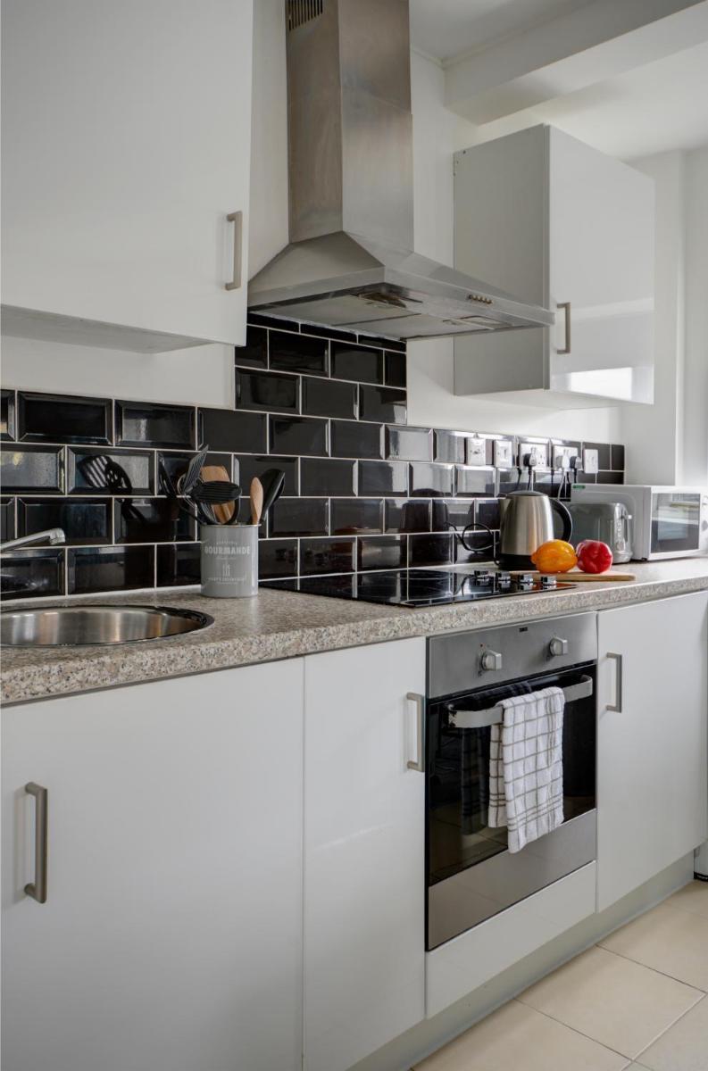 Theoc Cottage in Historic Tewkesbury - Housity
