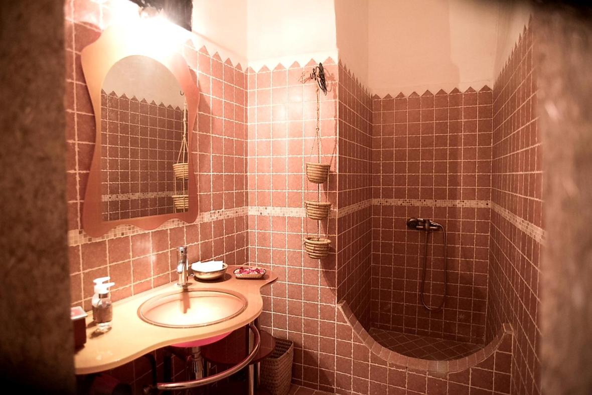 Riad Safir - Housity