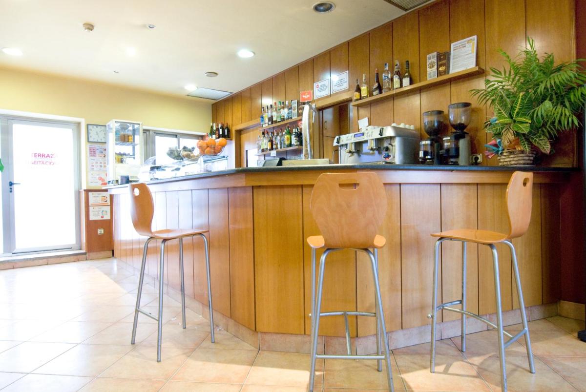 Hotel Ciutat De Sant Adria - Housity