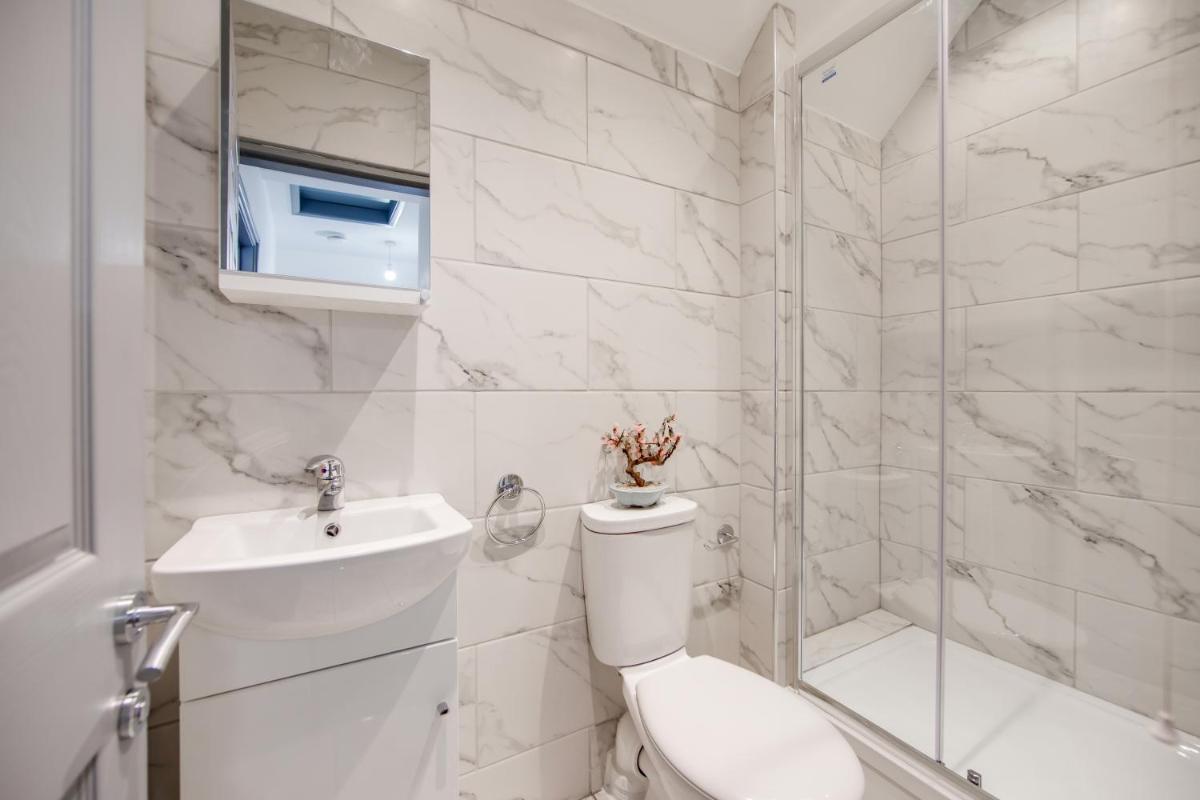 Central location ideal for contractors, families and business travellers - Housity