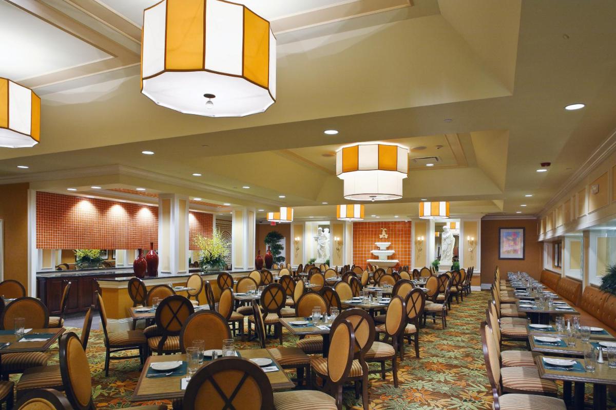 Villa Roma Resort and Conference Center - Housity
