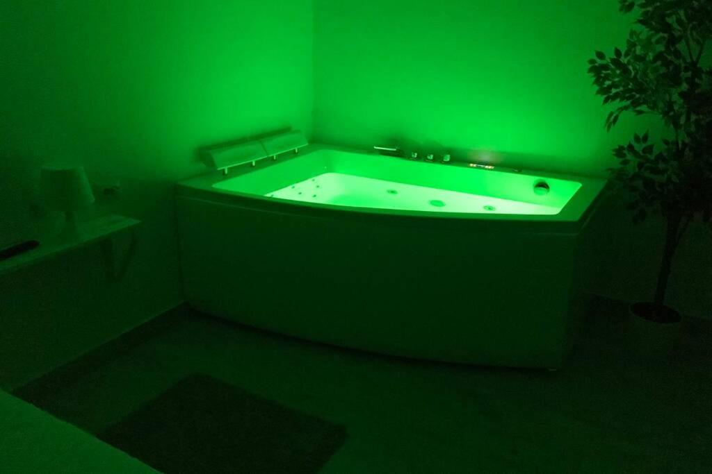 Suitetrails - Apartment with Jacuzzi Free Wifi