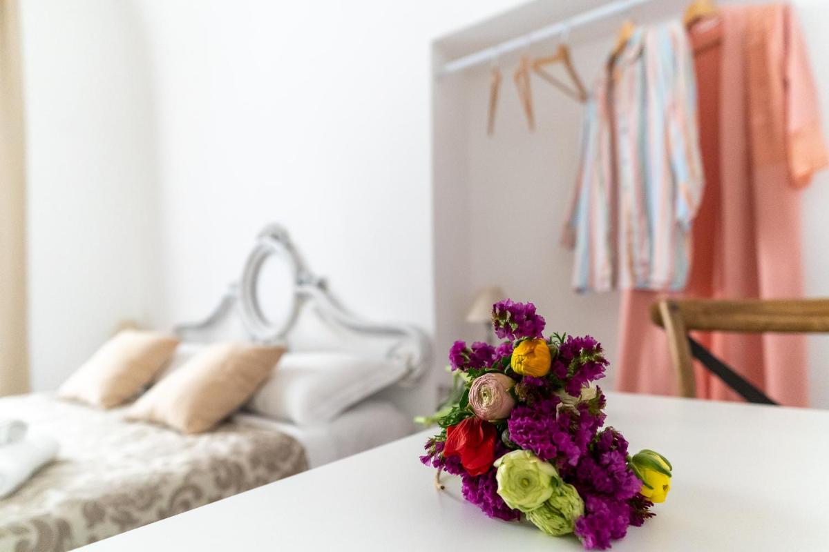 Corte Pietrantica - Charming Rooms & Suites - Housity