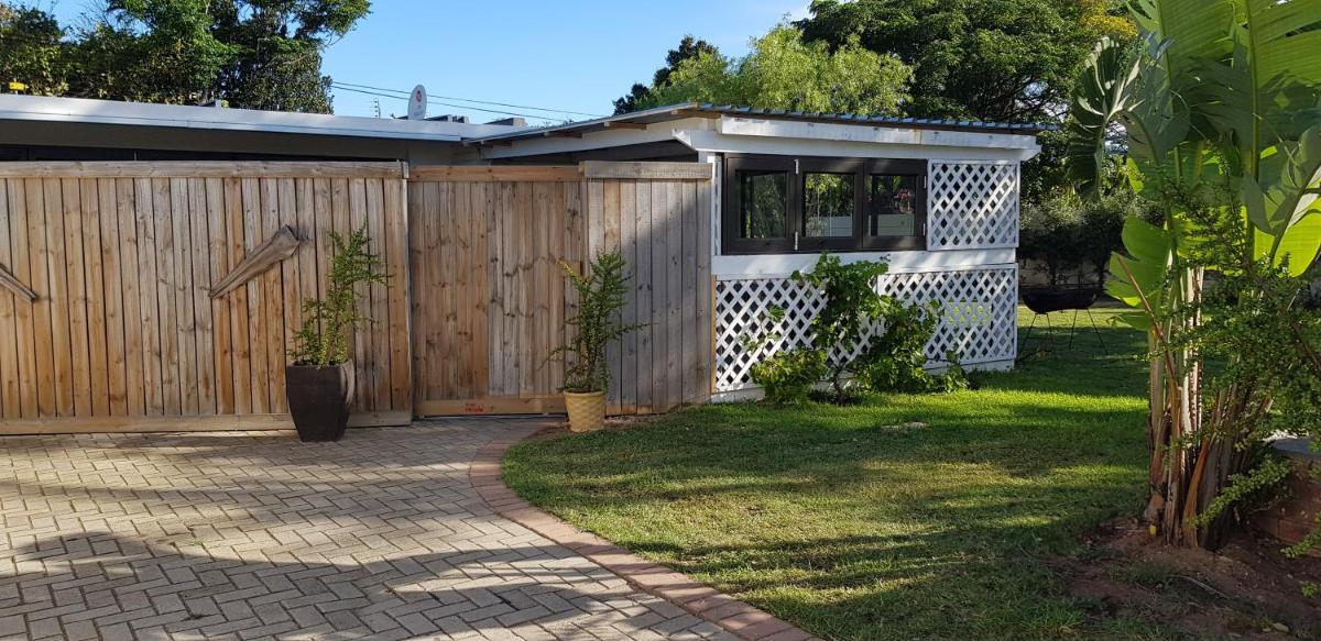 Spacious Garden Unit on Fordyce - Housity