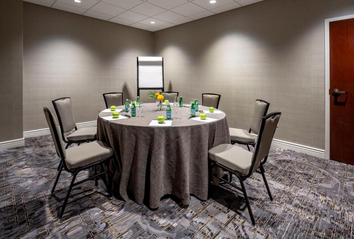 InterContinental Chicago Magnificent Mile, an IHG Hotel - Housity