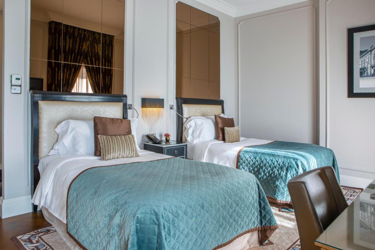 Uma cama ou camas num quarto em InterContinental Porto - Palacio das Cardosas by IHG