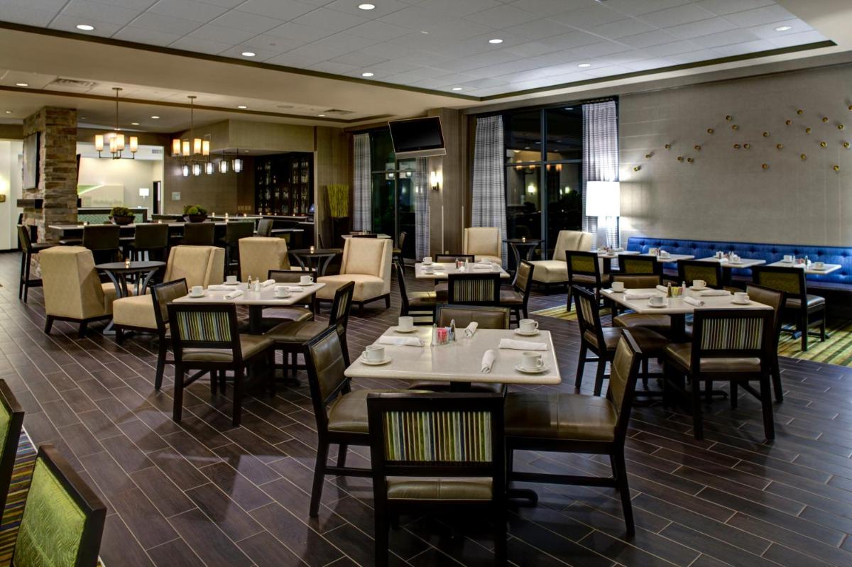 Holiday Inn Indianapolis North-Carmel, an IHG Hotel - Housity