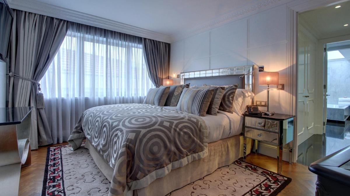 Uma cama ou camas num quarto em InterContinental Porto - Palacio das Cardosas by IHG