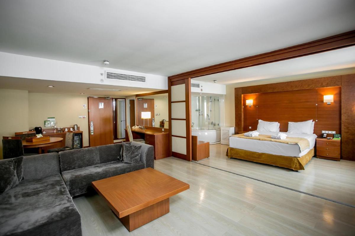 Holiday Inn Istanbul City, an IHG Hotel - Housity