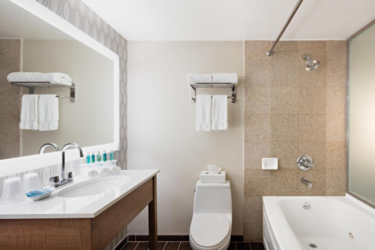 Holiday Inn Express Brooklyn, an IHG Hotel - Housity