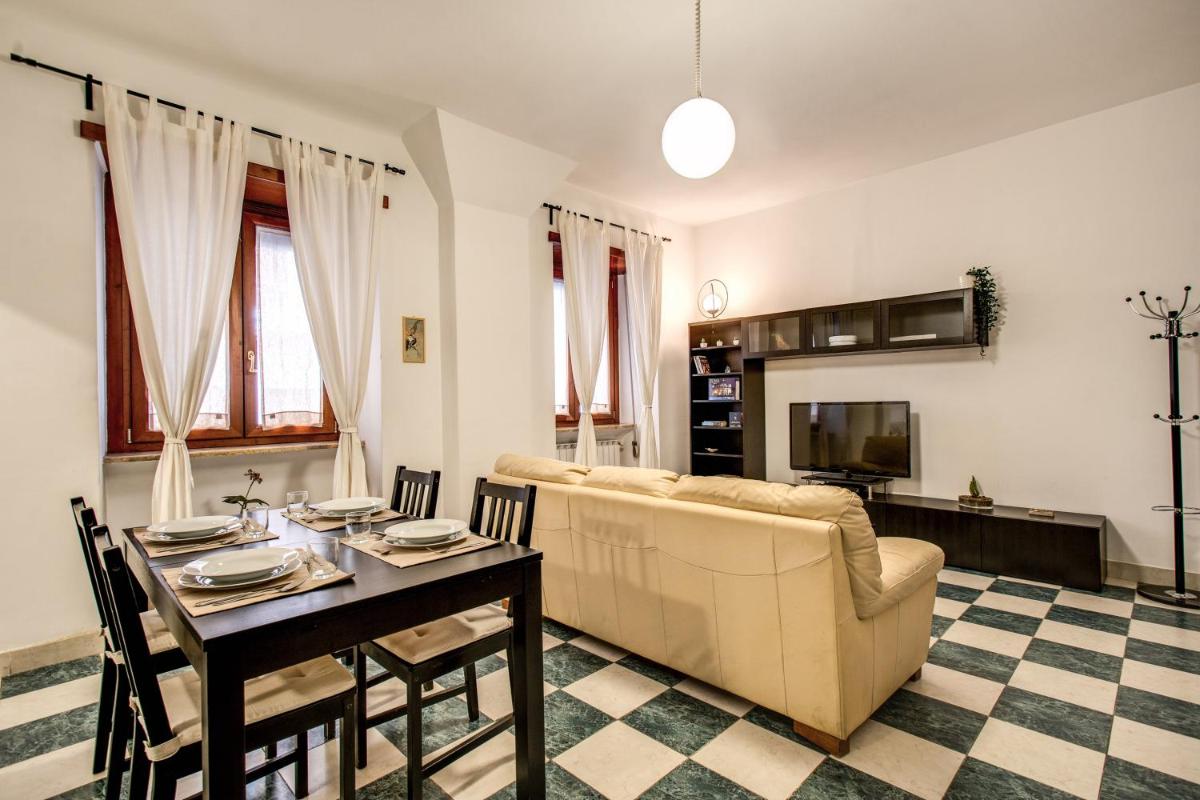 Suitetrails - Popolo accommodation - Central apartment