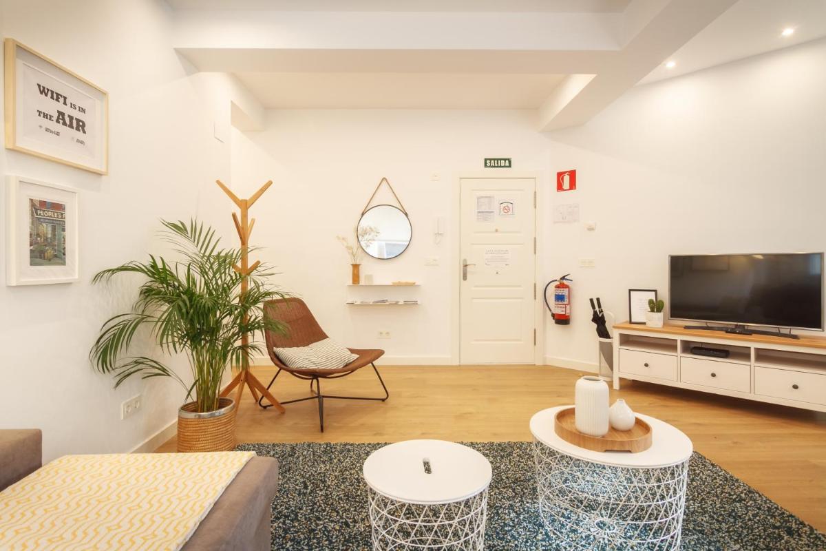 MODERN LOVELY HOUSE GUGGENHEIM - Housity