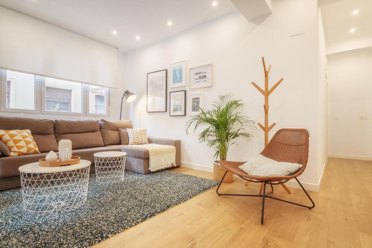 MODERN LOVELY HOUSE GUGGENHEIM - Housity