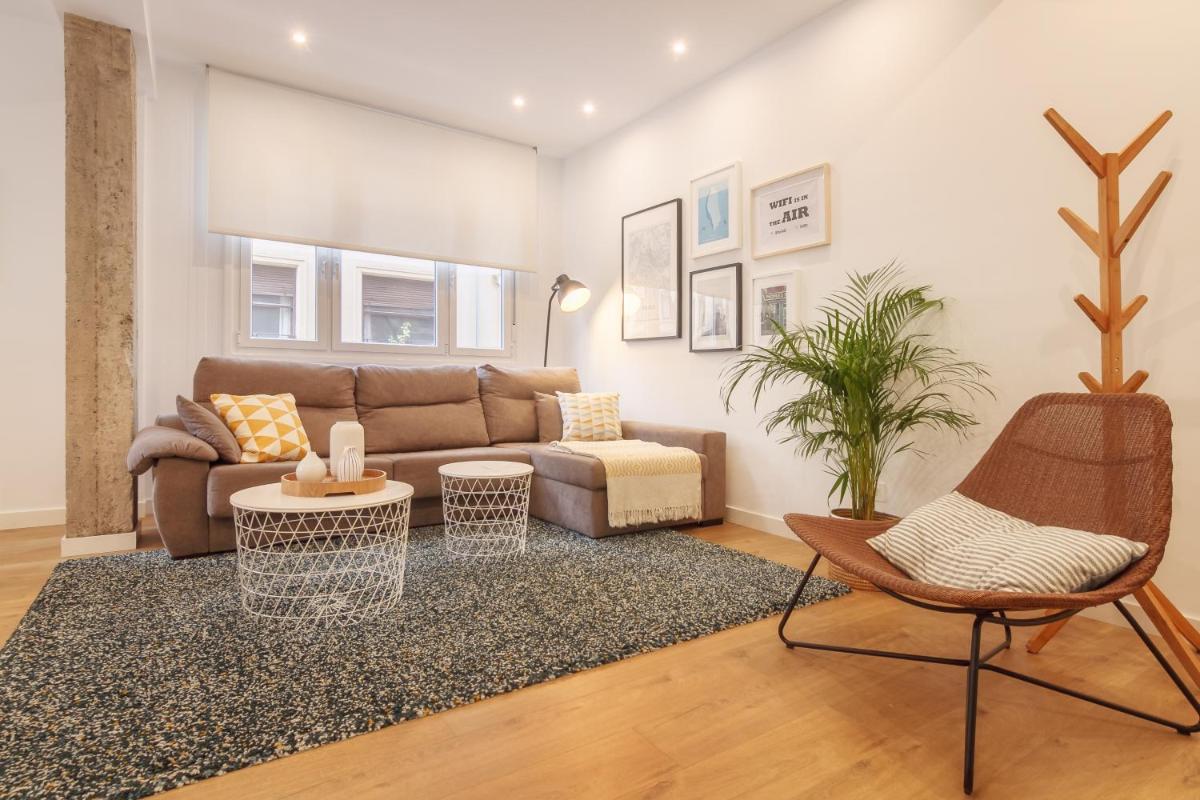 MODERN LOVELY HOUSE GUGGENHEIM - Housity