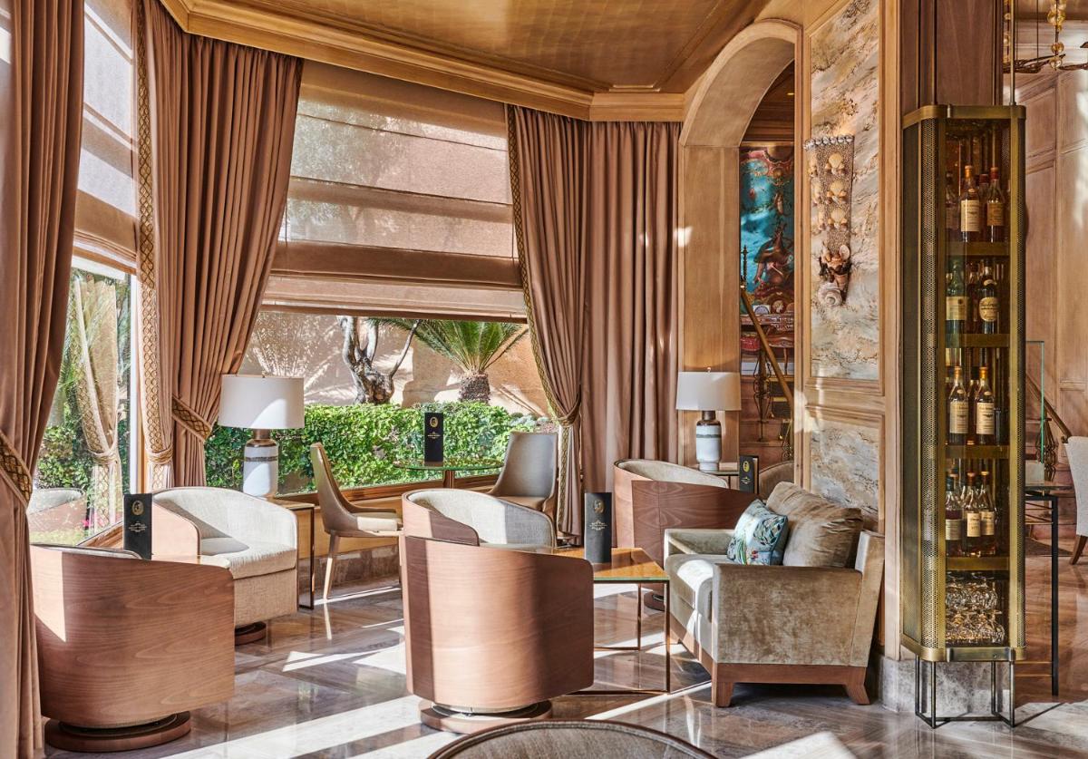 Coin salon dans l'établissement La Réserve de Beaulieu