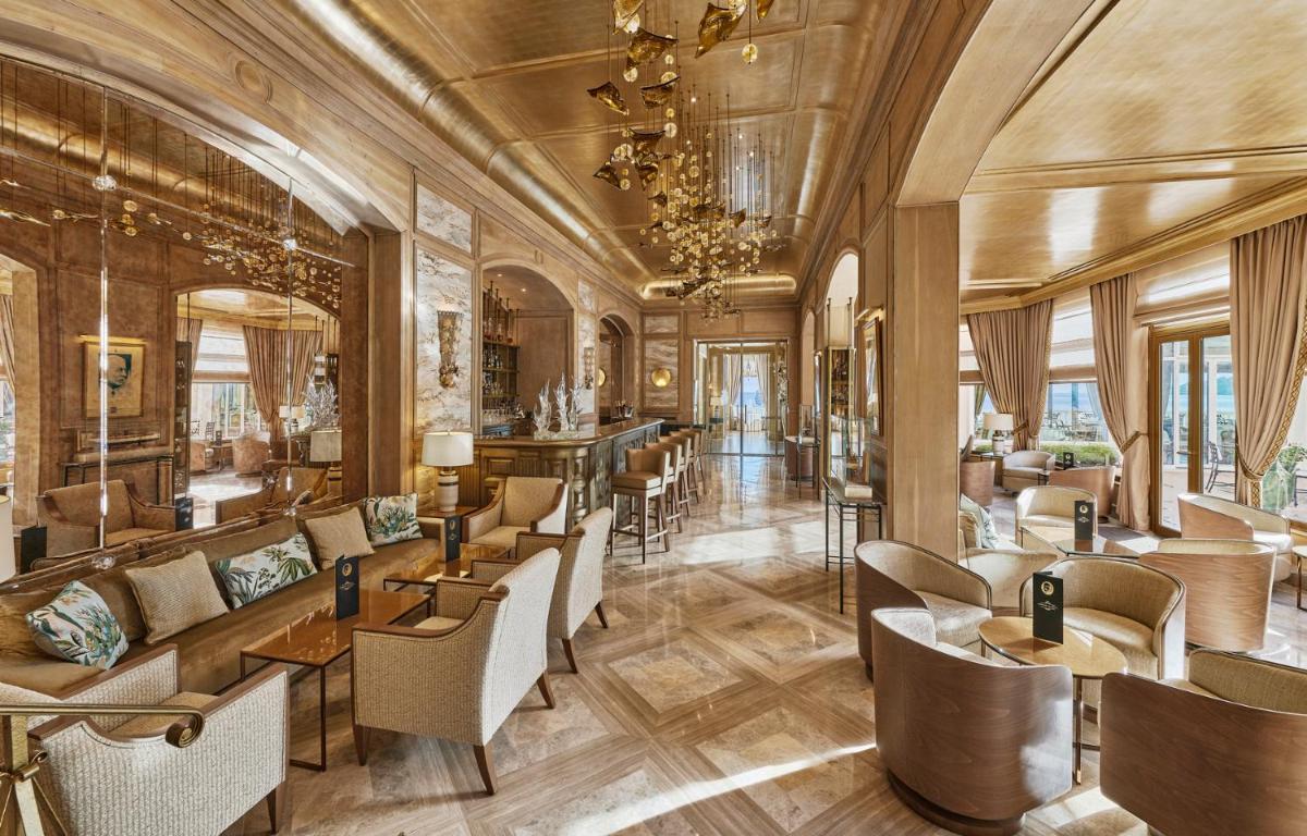 Coin salon dans l'établissement La Réserve de Beaulieu
