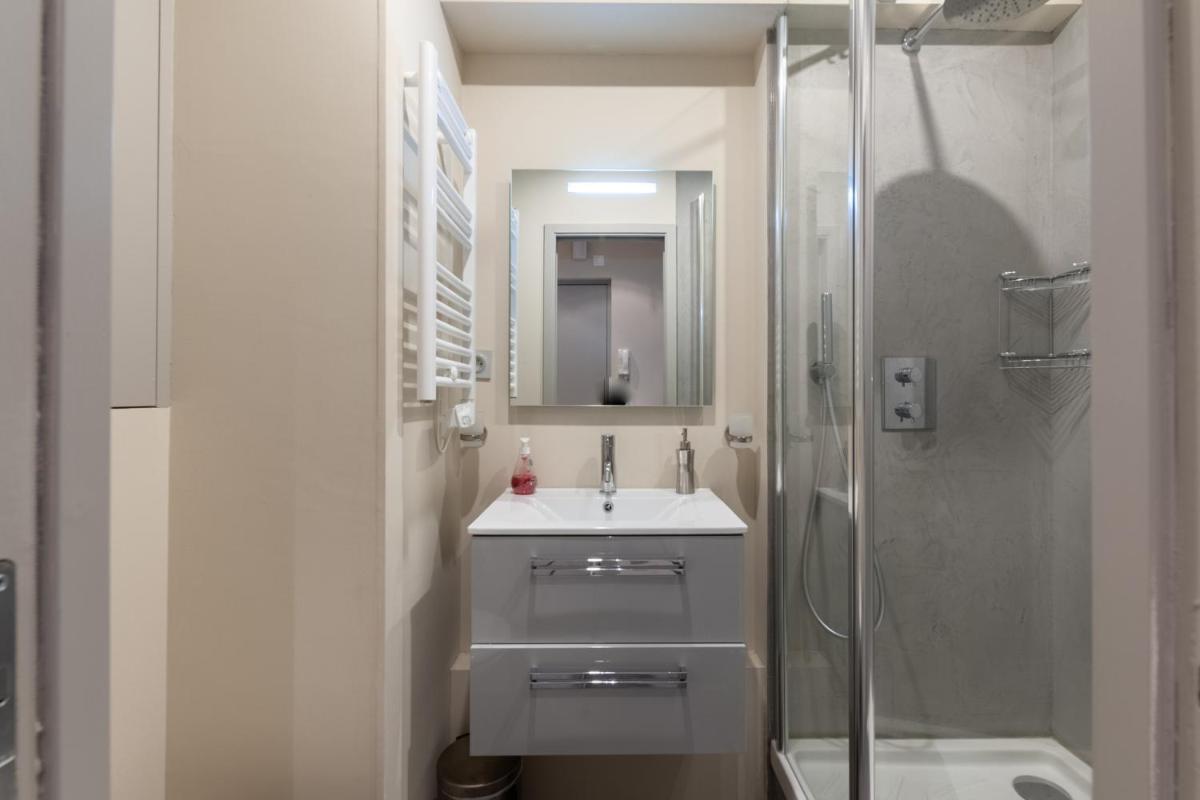 Apartment with parking on Place de Morny - Hizvo