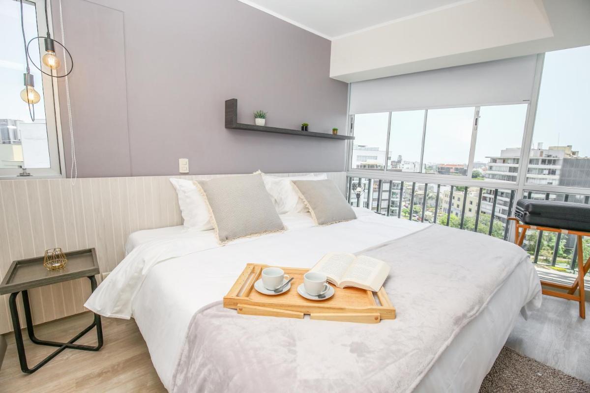 Trendy Host Black - San Isidro - Housity