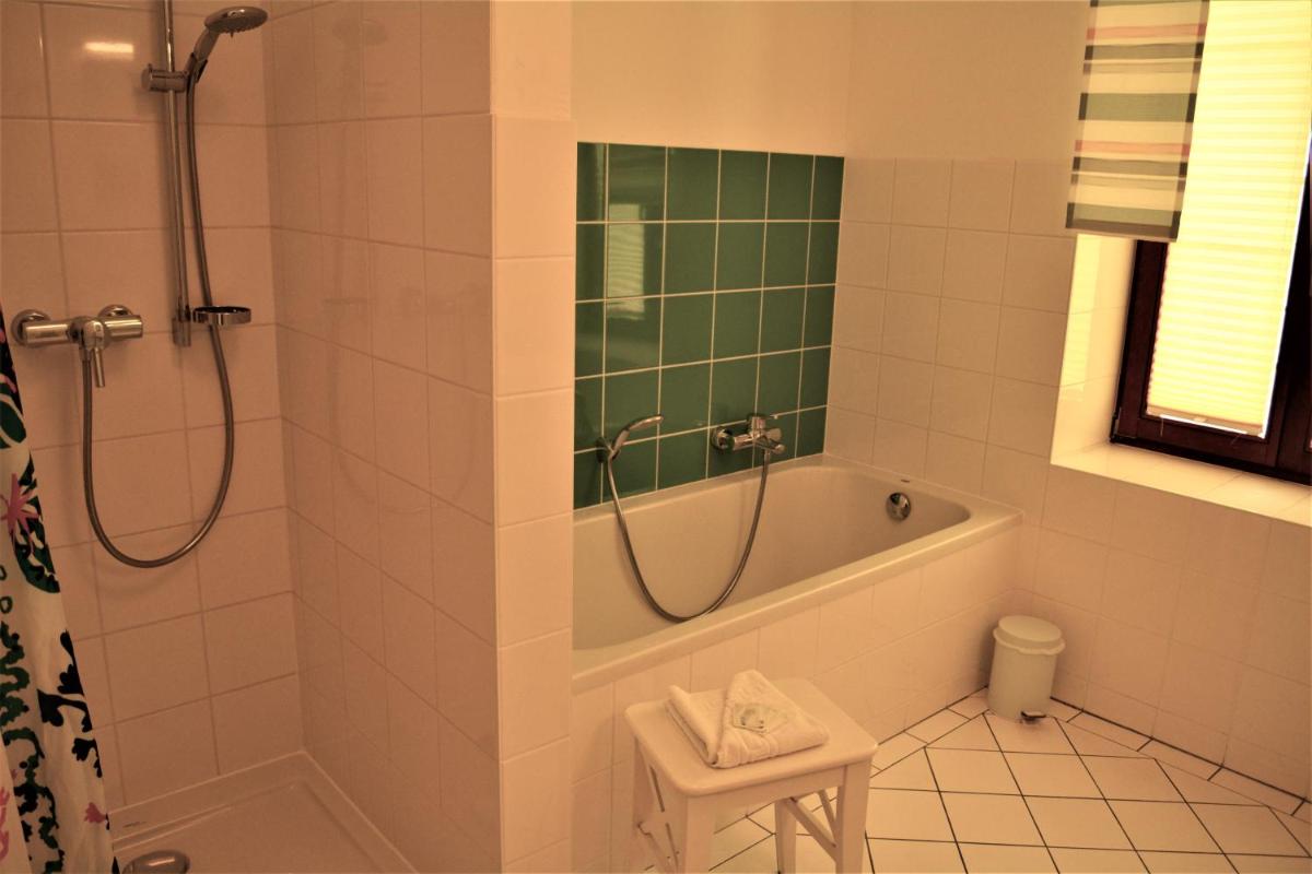 Economy Hotel Kronach - Housity