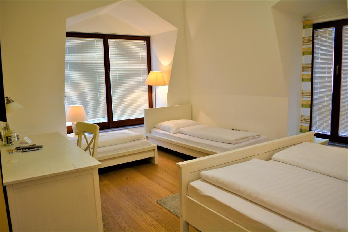 Economy Hotel Kronach - Housity