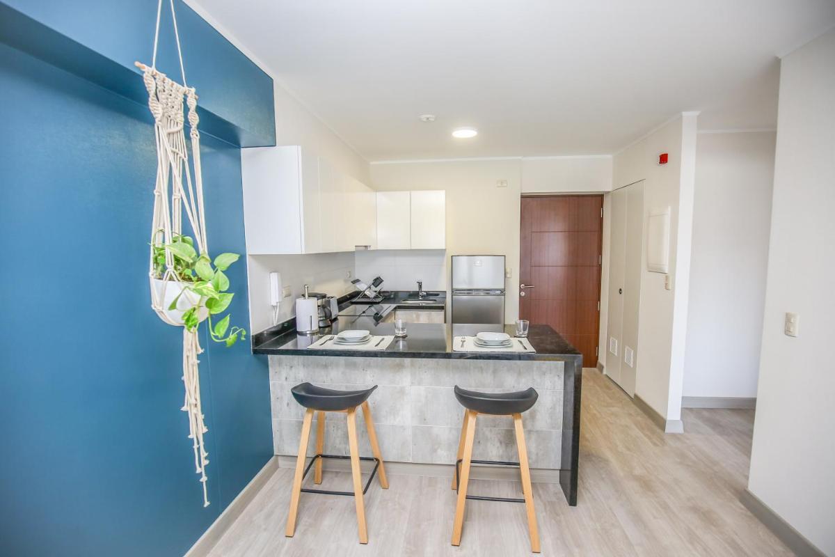 Trendy Host Black - San Isidro - Housity