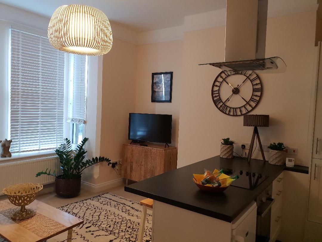 Stracey Road Apartment - Housity