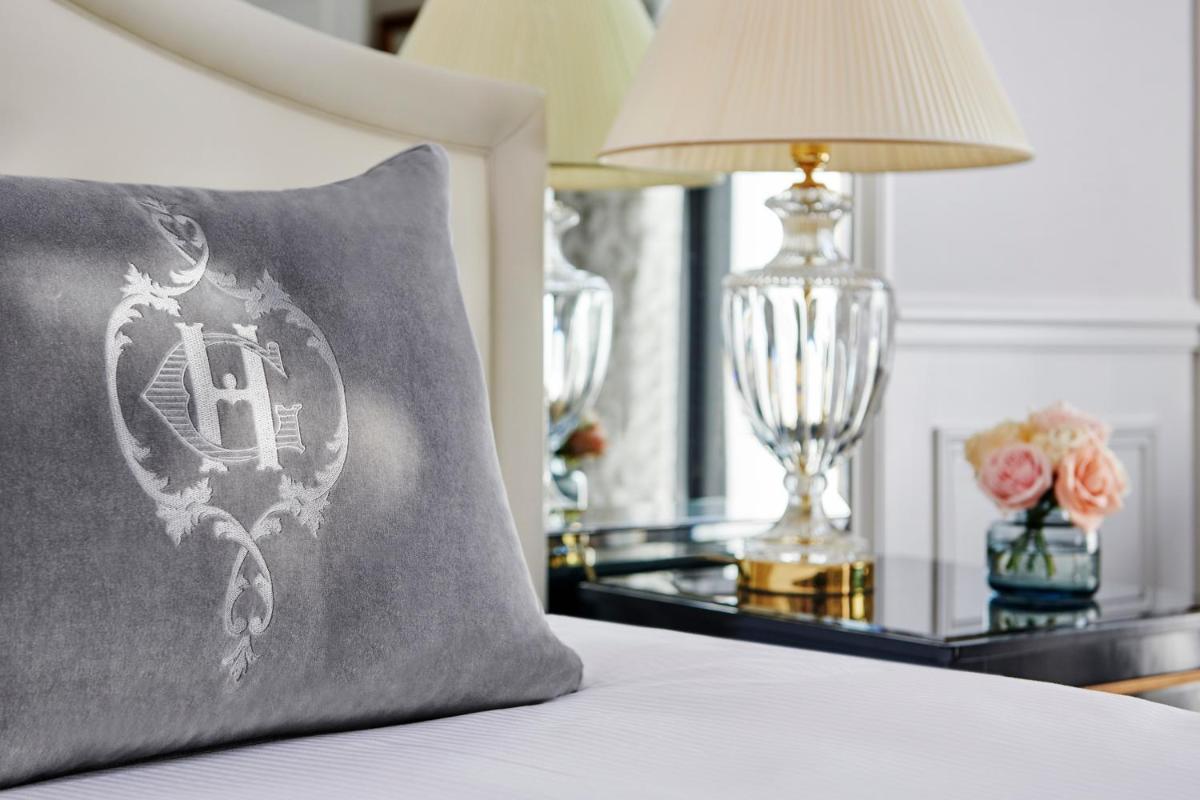Un ou plusieurs lits dans un hébergement de l'établissement InterContinental Paris Le Grand by IHG