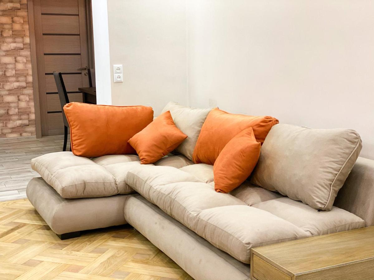 Luxury 4-Bedroom Apartment In The Center - Housity