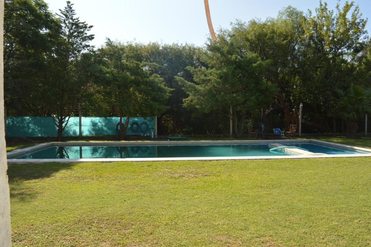 Alojamiento en casa quinta, habitación privada - Housity