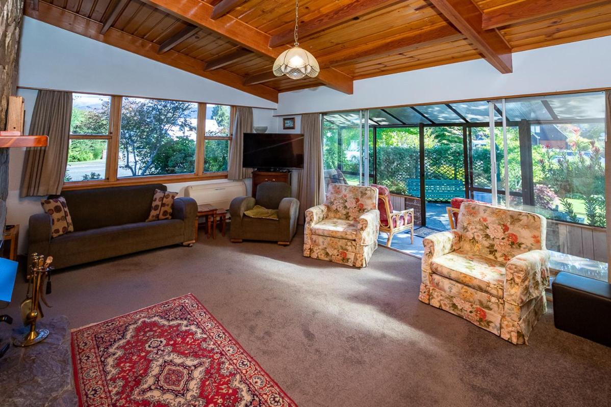 Copper Trout Cottage - Te Anau Bach - Housity