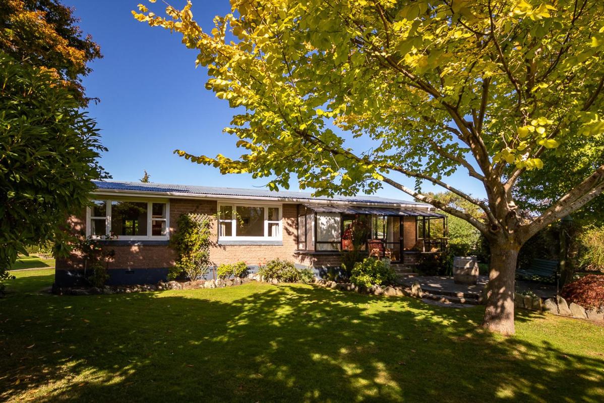 Copper Trout Cottage - Te Anau Bach - Housity