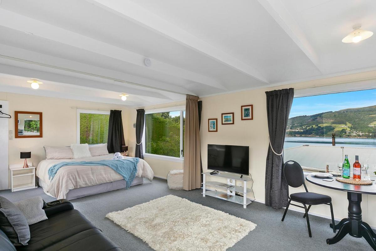 Macbay Retreat - Macandrew Bay Holiday Home - Housity