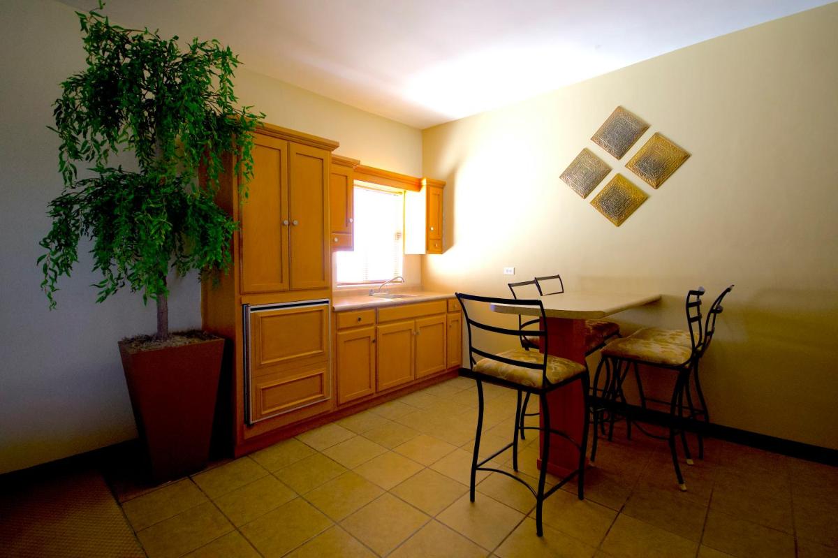 Hotel Consulado Inn - Housity