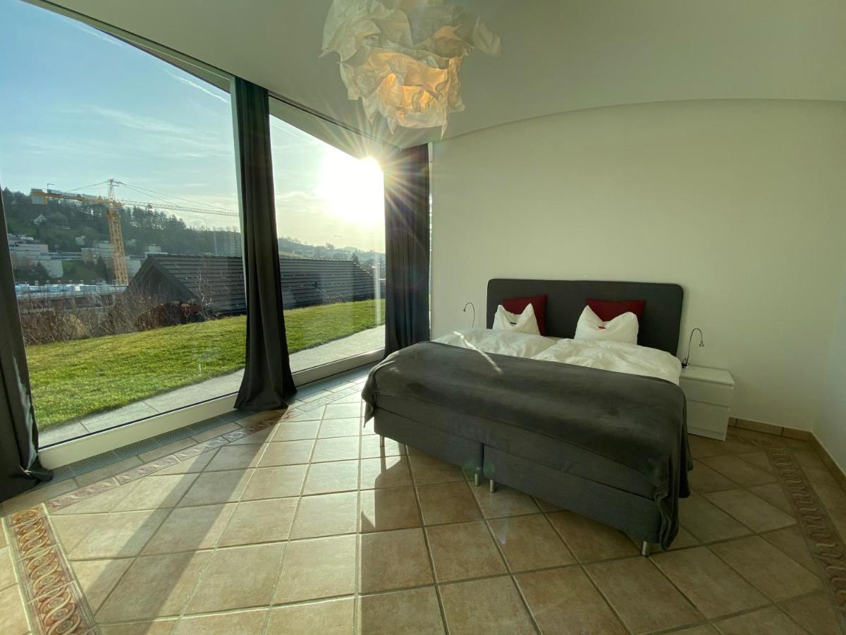 Exklusive Mini-Villa mit viel Platz - Housity