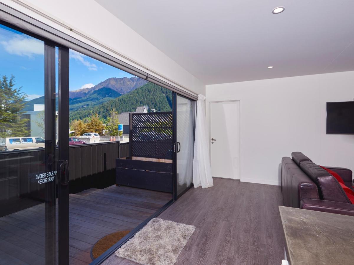 Suitetrails - Central Spa Escape - Queenstown Apartment F2